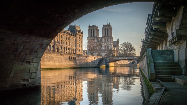 Notredame, Paris, France, BIO mapa